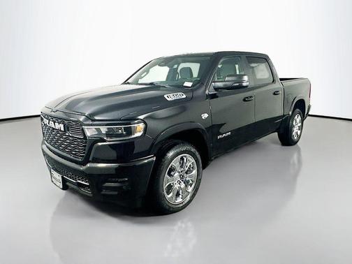 Diamond Black Crystal Pearlcoat 2026 RAM 1500 Big Horn/Lone Star