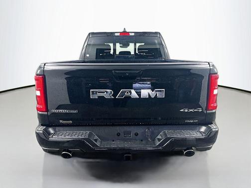 Diamond Black Crystal Pearlcoat 2026 RAM 1500 Big Horn/Lone Star