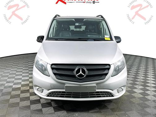 2016 Mercedes-Benz Metris Base