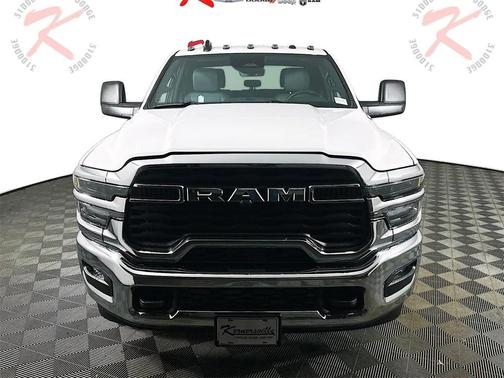 2026 RAM 2500 Tradesman Crew Cab 4x2 8' Box