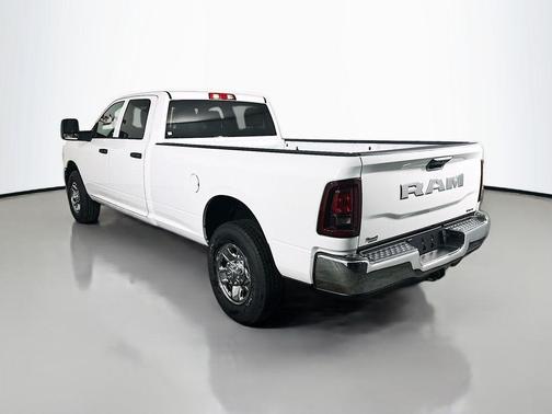 Bright White Clearcoat 2026 RAM 2500 Tradesman Crew Cab 4x2 8' Box