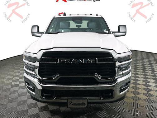 2026 RAM 2500 Tradesman Crew Cab 4x2 8' Box