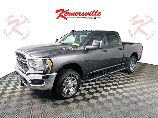 2024 RAM 3500 Tradesman Crew Cab 4x4 6'4' Box