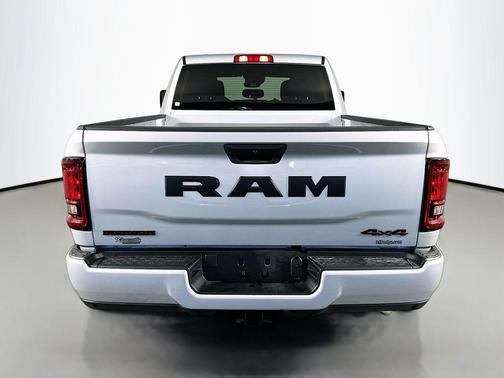 Silver Zynith 2026 RAM 3500 Big Horn Crew Cab 4x4 6'4' Box