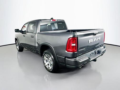 Granite Crystal Metallic Clearcoat 2025 RAM 1500 Big Horn/Lone Star