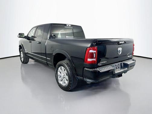 Diamond Black Crystal Pearlcoat 2022 RAM 2500 Limited Mega Cab 4x4 6'4' Box