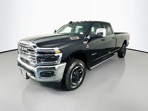 Diamond Black Crystal Pearlcoat 2025 RAM 2500 Laramie Crew Cab 4x4 8' Box