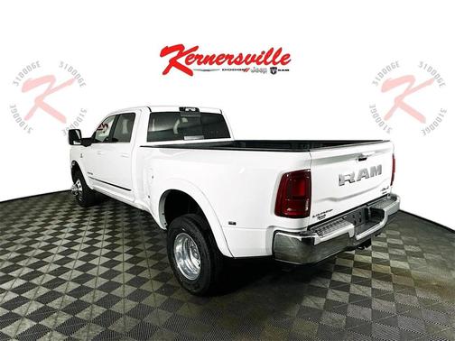 2025 RAM 3500 Limited Crew Cab 4x4 8' Box