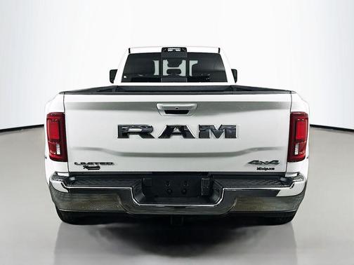 Bright White Clearcoat 2025 RAM 3500 Limited Crew Cab 4x4 8' Box