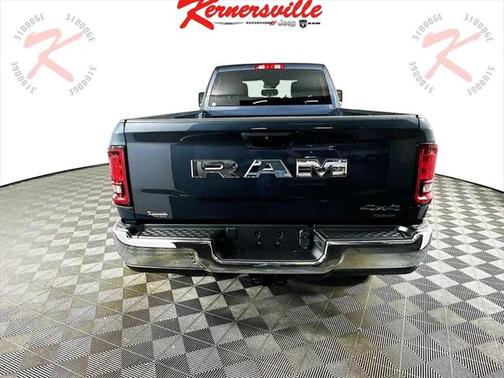 2025 RAM 2500 Tradesman Crew Cab 4x4 8' Box