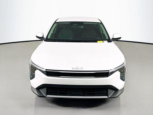 Snow White Pearl 2025 Kia K4 EX