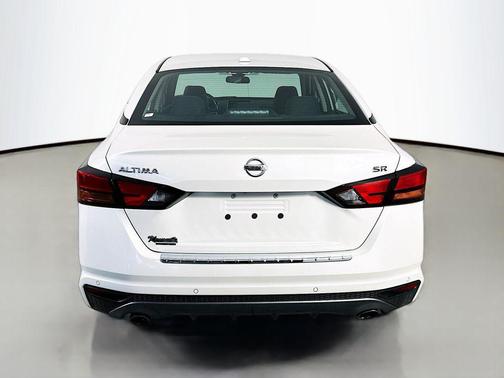 Pearl White Tricoat 2020 Nissan Altima SR FWD