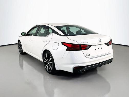 Pearl White Tricoat 2020 Nissan Altima SR FWD