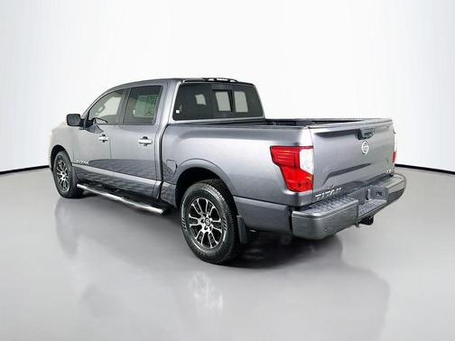2021 Nissan Titan SV