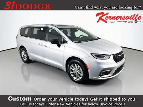 Silver Mist Clearcoat 2026 Chrysler Pacifica Limited