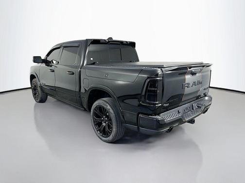 Diamond Black Crystal Pearlcoat 2025 RAM 1500 ST