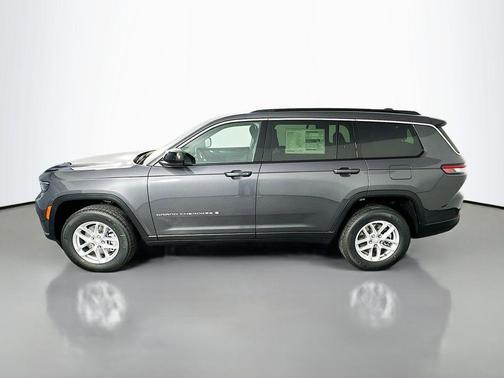 Baltic Gray Metallic Clearcoat 2026 Jeep Grand Cherokee L Laredo