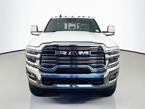 2025 RAM 3500 Laramie Crew Cab 4x4 8' Box