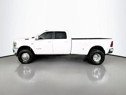 2025 RAM 3500 Laramie Crew Cab 4x4 8' Box
