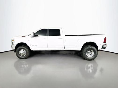 Bright White Clearcoat 2025 RAM 3500 Laramie Crew Cab 4x4 8' Box