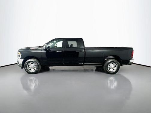 2026 RAM 2500 Tradesman Crew Cab 4x2 8' Box