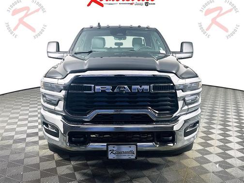 2026 RAM 2500 Tradesman Crew Cab 4x2 8' Box