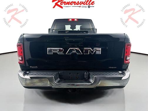 2026 RAM 2500 Tradesman Crew Cab 4x2 8' Box