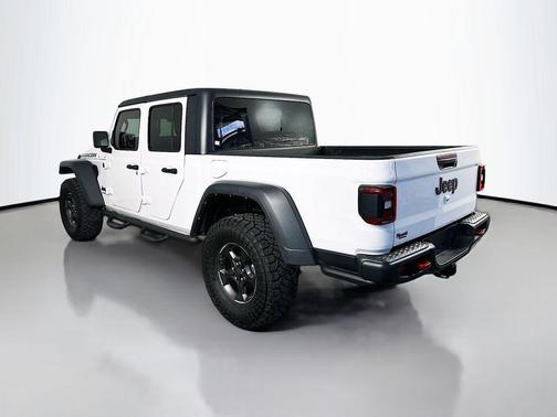 Bright White Clearcoat 2021 Jeep Gladiator Rubicon