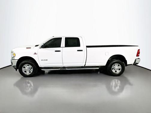 Bright White Clearcoat 2022 RAM 2500 Tradesman Crew Cab 4x4 8' Box