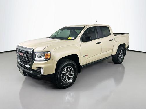 Desert Sand Metallic 2021 GMC Canyon AT4