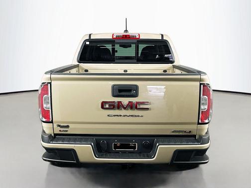 Desert Sand Metallic 2021 GMC Canyon AT4