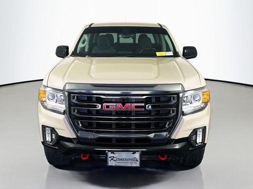 Desert Sand Metallic 2021 GMC Canyon AT4