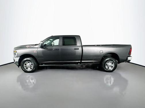 2026 RAM 3500 Tradesman Crew Cab 4x4 8' Box