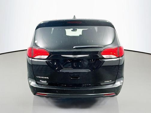 2026 Chrysler Voyager LX