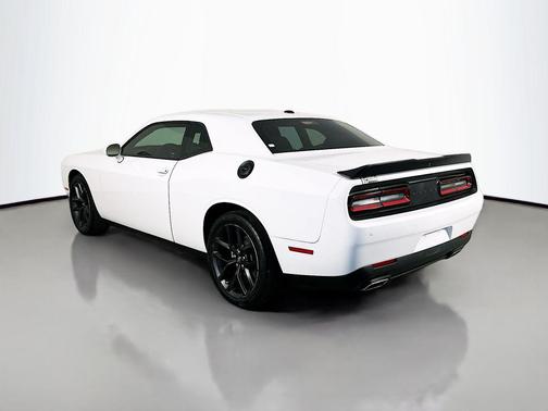 White Knuckle Clearcoat 2022 Dodge Challenger SXT