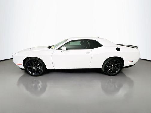 White Knuckle Clearcoat 2022 Dodge Challenger SXT