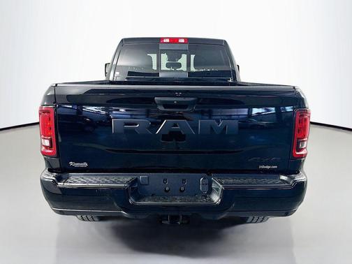 Diamond Black Crystal Pearlcoat 2026 RAM 2500 Black Express Crew Cab 4x4 6'4' Box