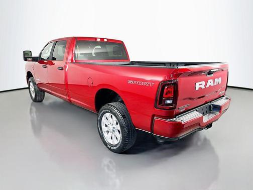 Molten Red Pearlcoat 2026 RAM 2500 Big Horn Crew Cab 4x4 8' Box