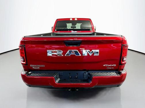 Molten Red Pearlcoat 2026 RAM 2500 Big Horn Crew Cab 4x4 8' Box