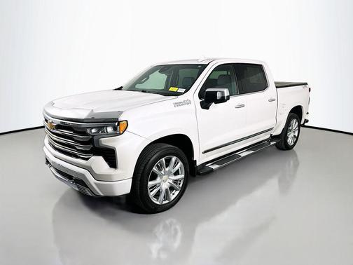 Iridescent Pearl Tricoat 2022 Chevrolet Silverado 1500 High Country