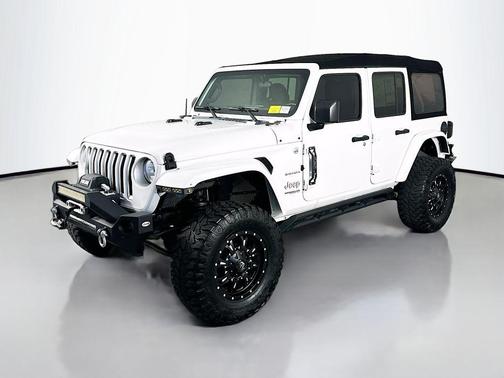 Bright White Clearcoat 2019 Jeep Wrangler Unlimited Sahara