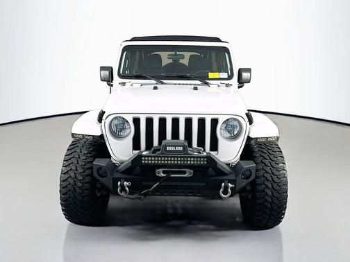 Bright White Clearcoat 2019 Jeep Wrangler Unlimited Sahara