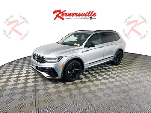 2023 Volkswagen Tiguan 2.0T SE R-Line Black