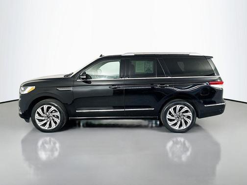 INFINITE BLACK 2023 Lincoln Navigator Reserve