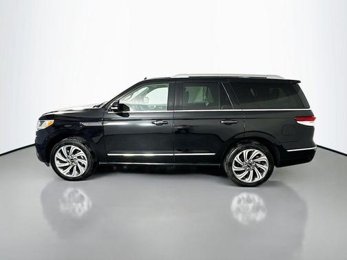INFINITE BLACK 2023 Lincoln Navigator Reserve