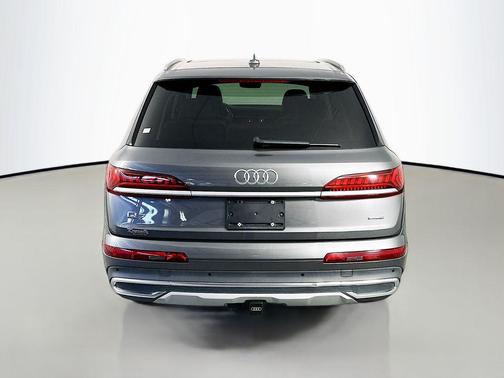 Samurai Gray Metallic 2021 Audi Q7 55 Premium Plus