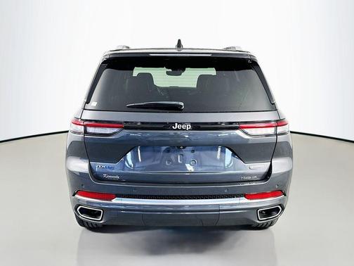 Baltic Gray Metallic Clearcoat 2022 Jeep Grand Cherokee 4xe Summit
