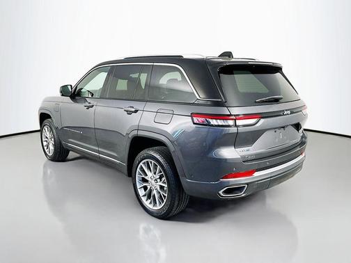 Baltic Gray Metallic Clearcoat 2022 Jeep Grand Cherokee 4xe Summit