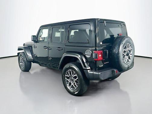 Black Clearcoat 2025 Jeep Wrangler 4-Door Sahara 4x4