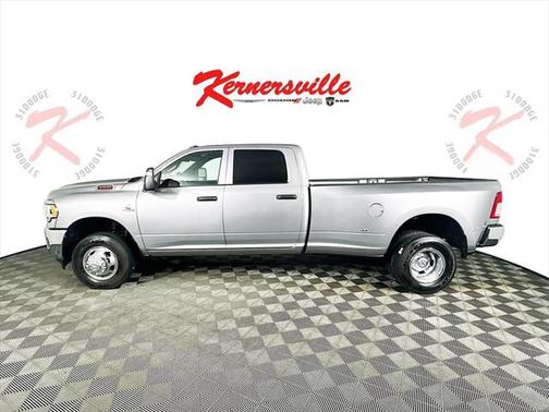 2024 RAM 3500 Tradesman Crew Cab 4x4 8' Box